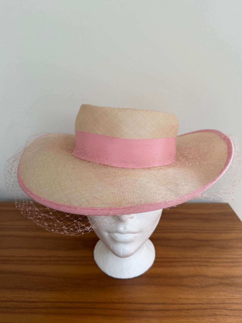 VINTAGE Holly's Straw Hat Boater Wide Brim Pink Ribbon Trim Birdcage Veil Chic